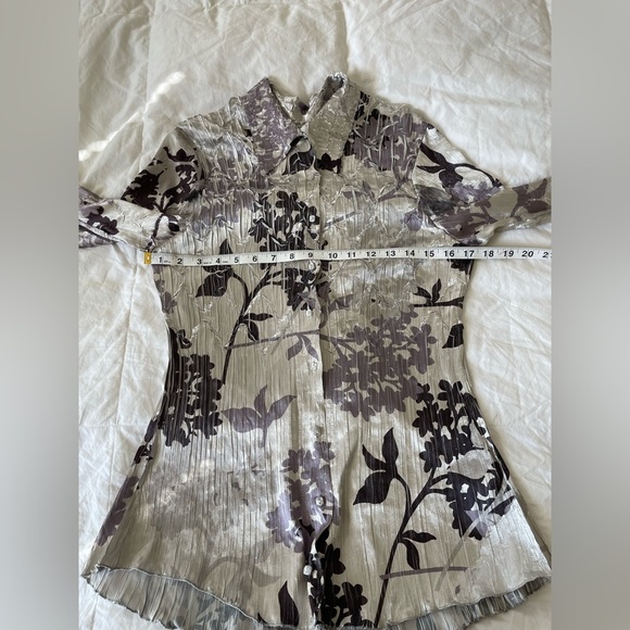 Vintage Komarov Silver Floral Crinkle Blouse Sheer Bell Sleeve Lace-Up Top | S - Picture 11 of 12